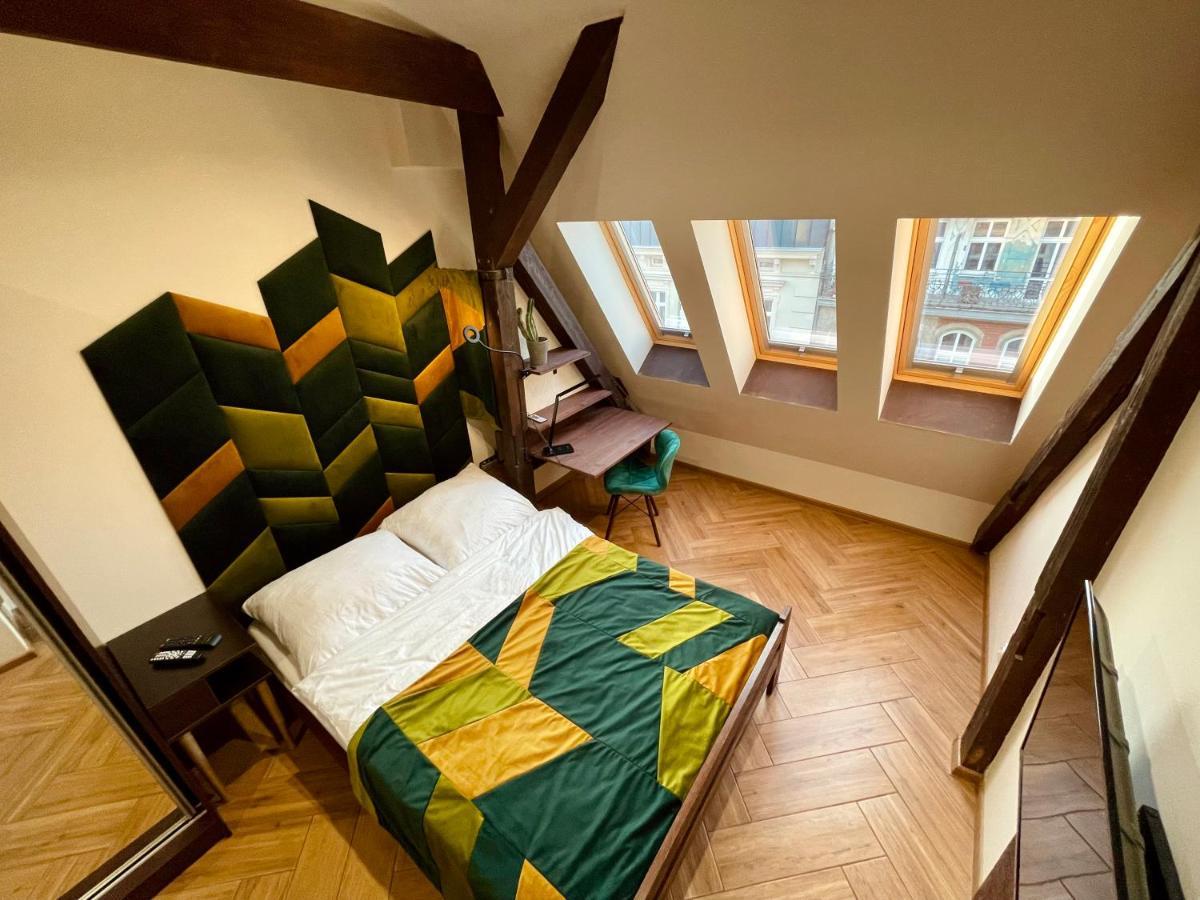 Long Attic Studio Posen Exterior foto
